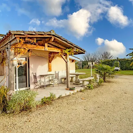 Les Pouges Holiday home *