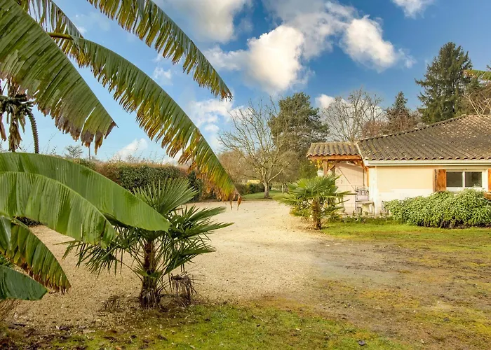 Les Pouges בית נופש